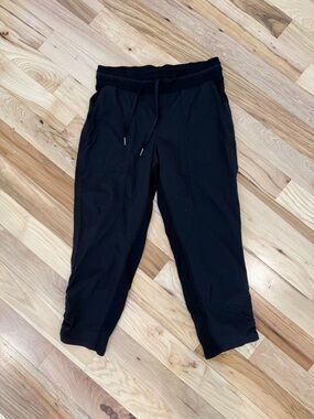 Lululemon Cropped Jogger Pants | Black Athletic Lounge Pants